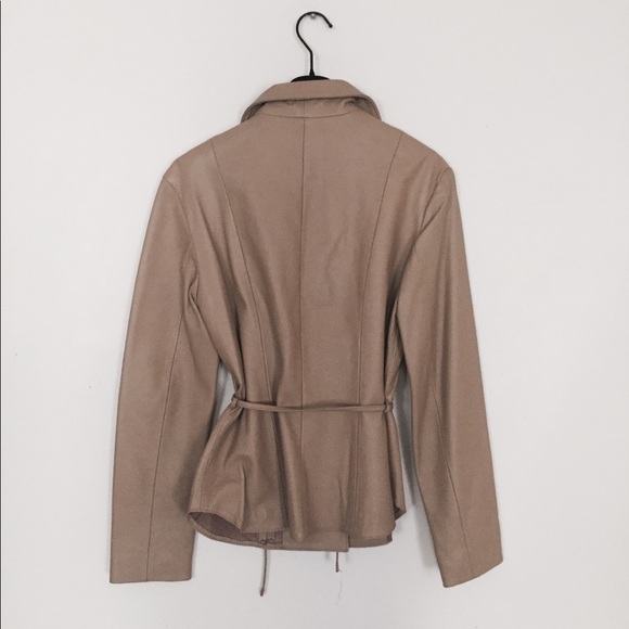 Lipel Day Belted Leather Jacket - Picture 5 of 11